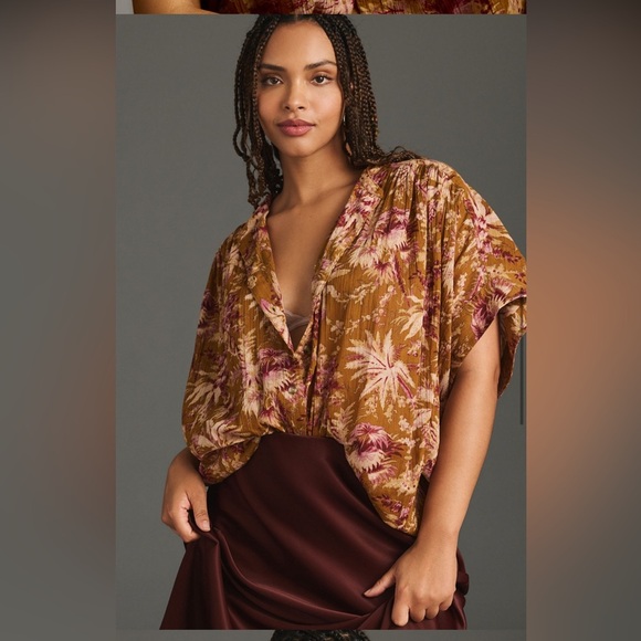 PILCRO BY ANTHROPOLOGIE Short-Sleeve Batwing
Buttoned Blouse - Picture 3 of 12